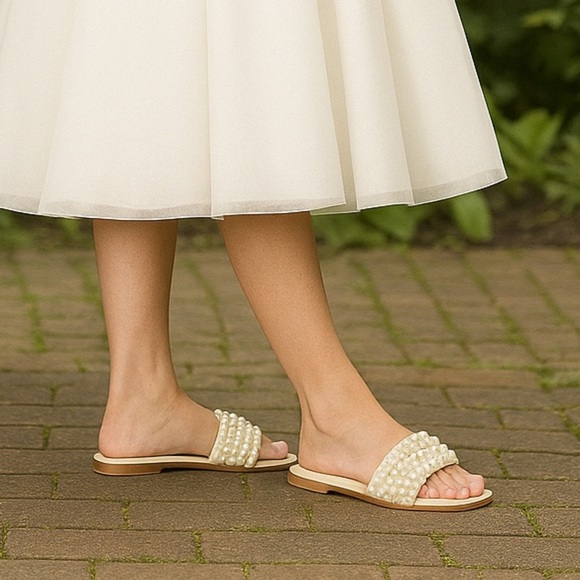 Steve Madden Beaded Sandals Women’s Size 7M Faux Pearl Vegan Bridal Flats NWOB - Picture 1 of 9